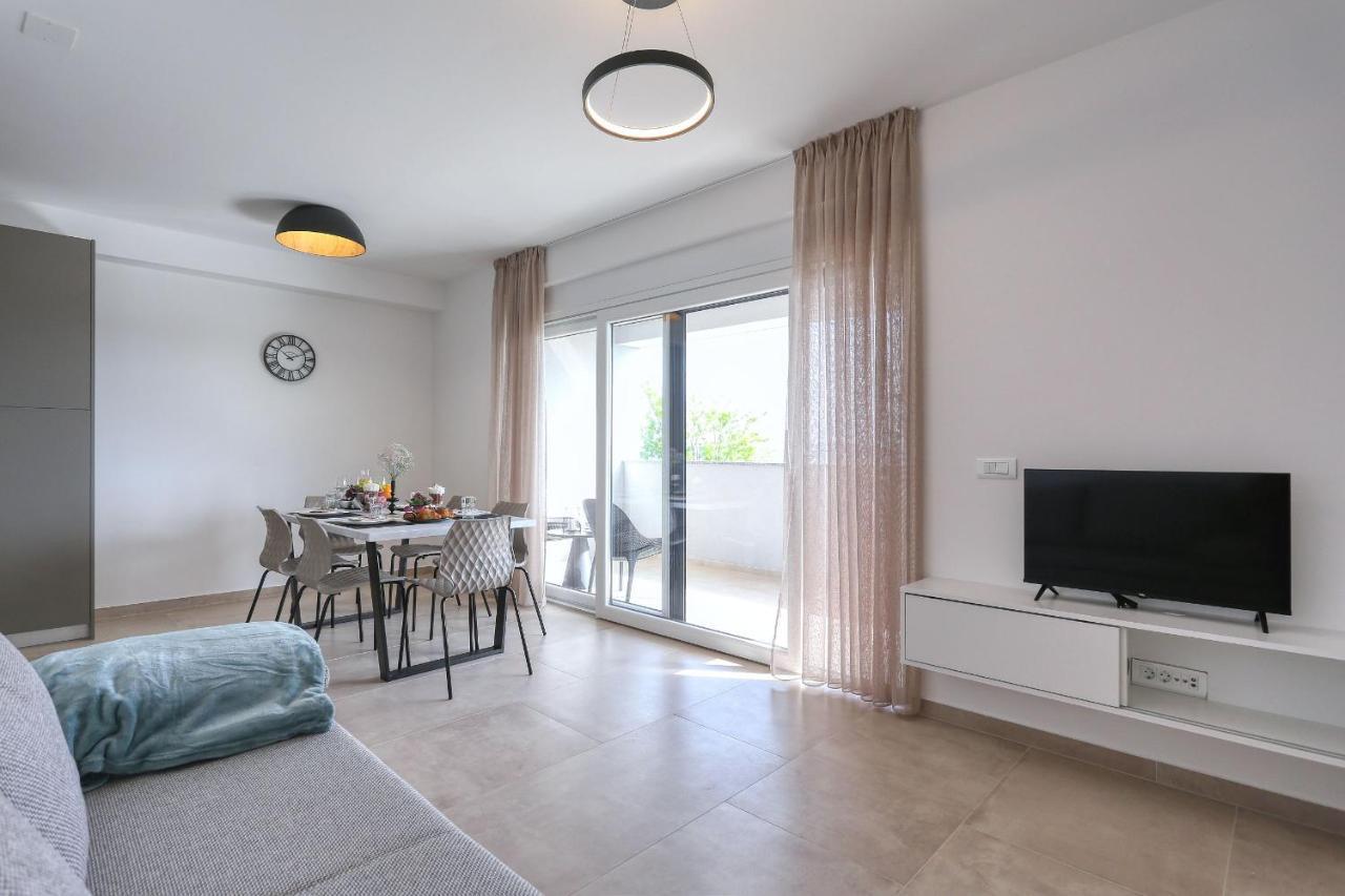Apartments Bonaca With Jacuzzi Privlaka  Exterior photo