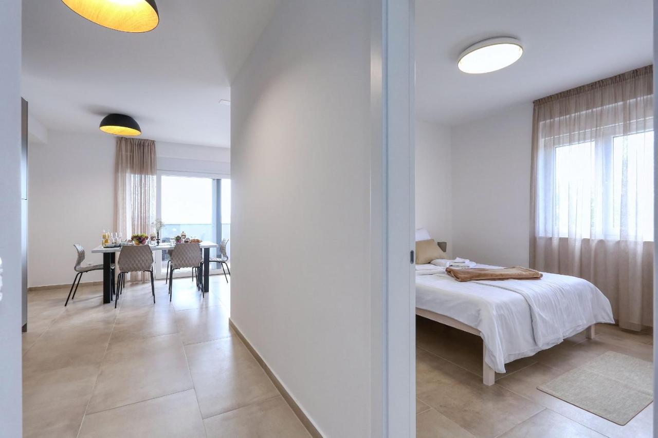 Apartments Bonaca With Jacuzzi Privlaka  Exterior photo